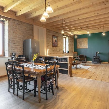 Appartement De Charme Dans Une Maison Isolee Presilly  Exteriér fotografie