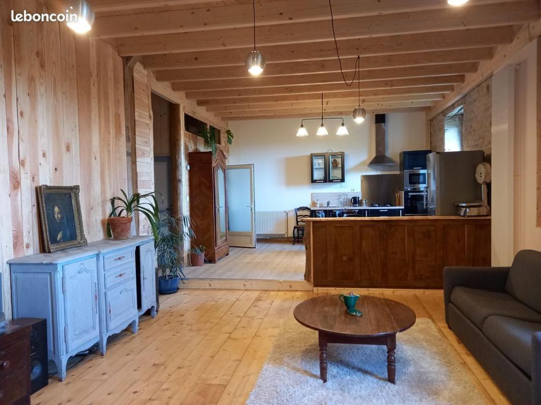 Appartement De Charme Dans Une Maison Isolee Presilly  Exteriér fotografie